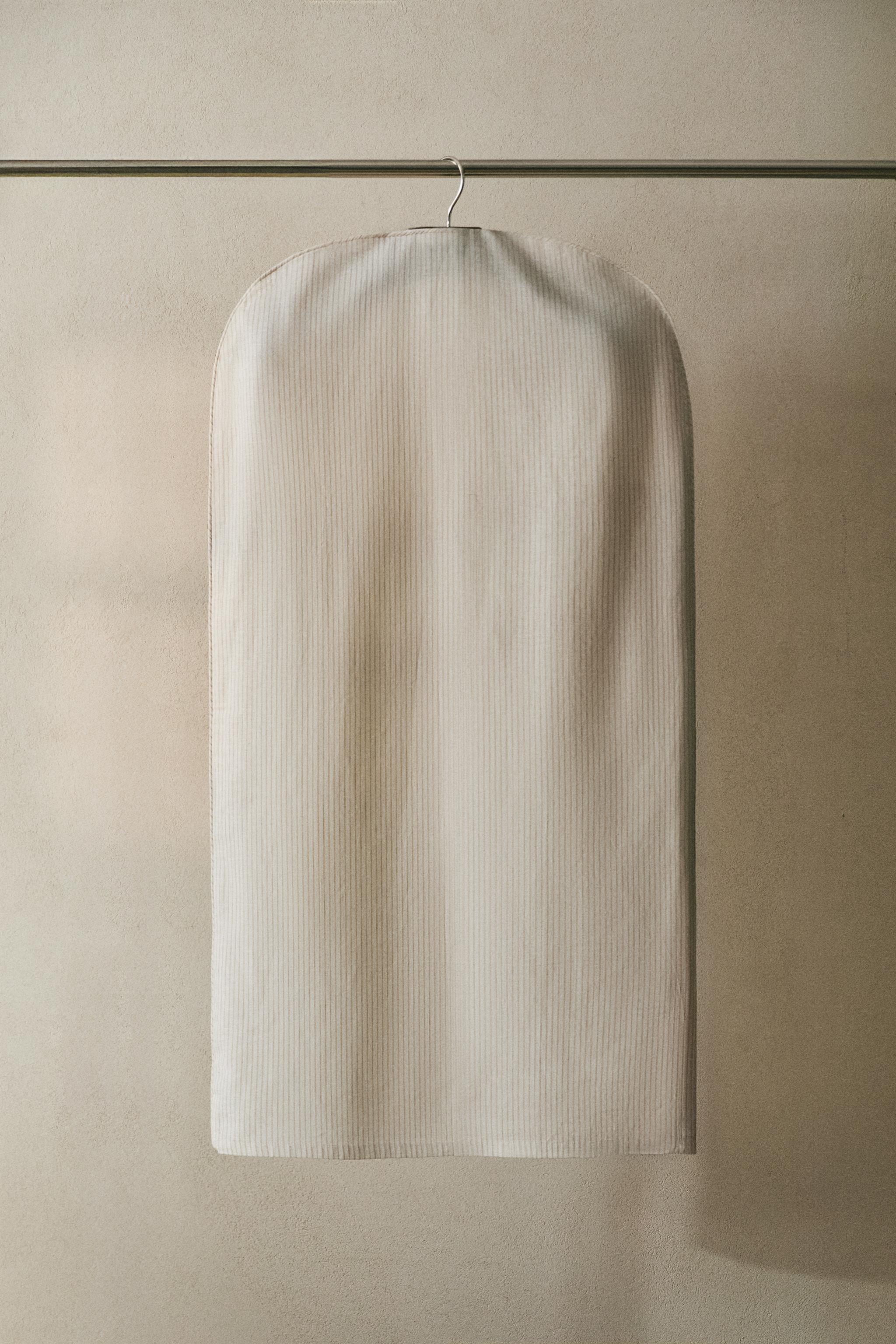 SMALL PROTECTIVE CLOTHING COVERS (SET OF 2)